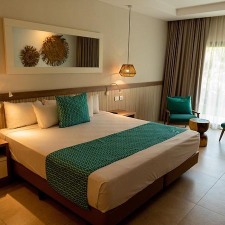 Bahia Principe Grand Punta Cana Exterior foto A room at the Iberostar Grand Hotel Bávaro