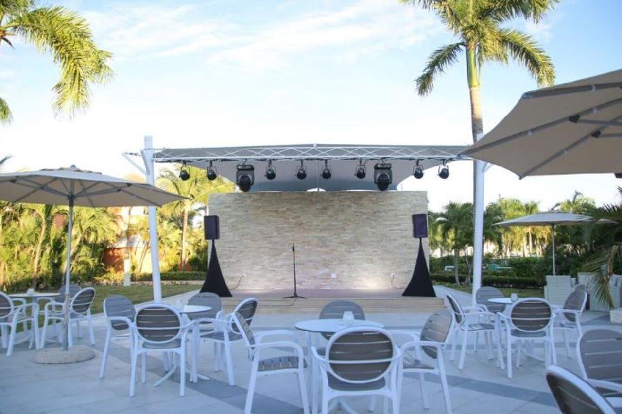 Bahia Principe Grand Punta Cana Exterior foto The amphitheater at the Village Shops on Venetian Bay