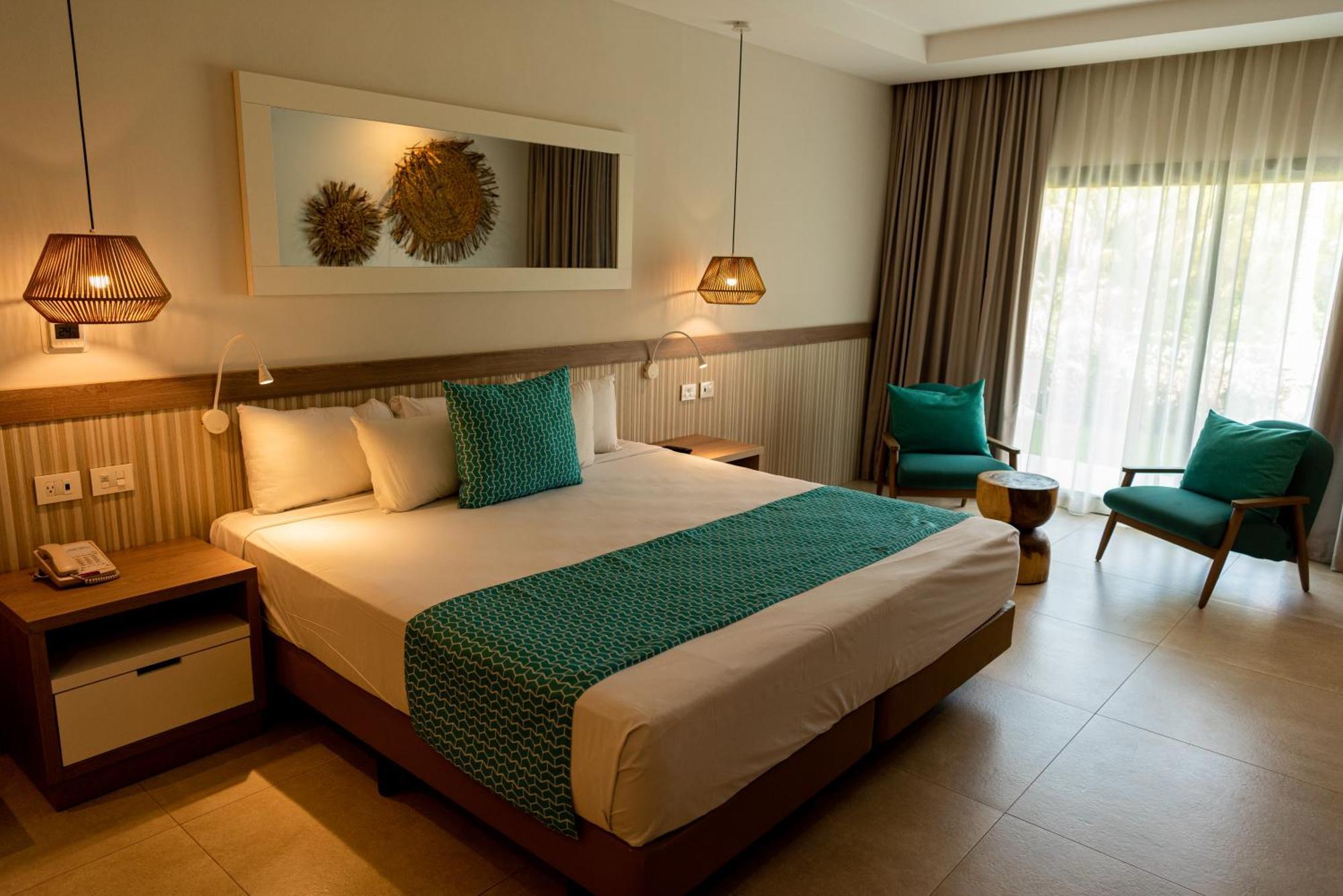 Bahia Principe Grand Punta Cana Exterior foto A room at the Iberostar Grand Hotel Bávaro