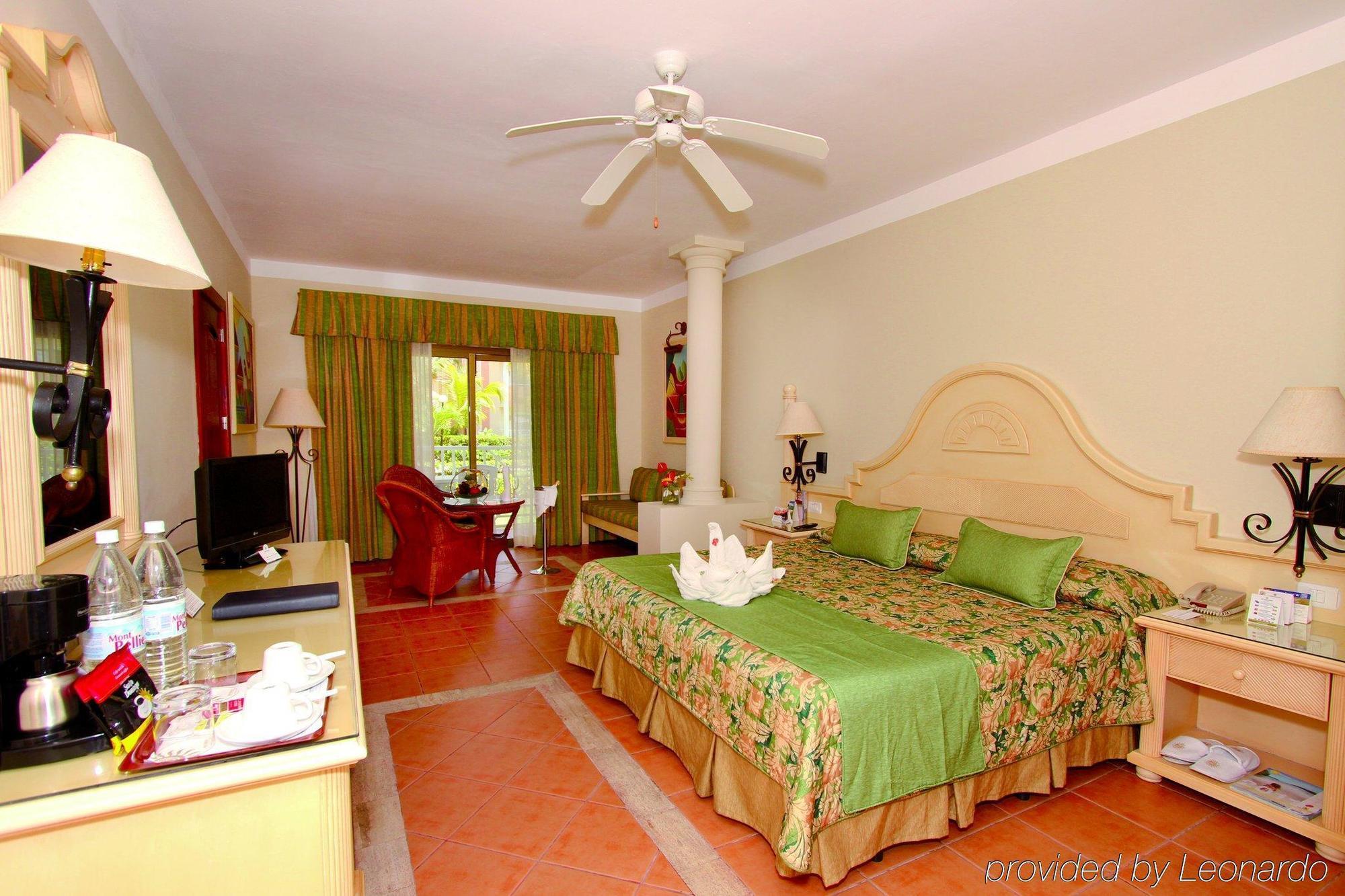 Bahia Principe Grand Punta Cana Exterior foto A room at Iberostar Grand Hotel Bávaro